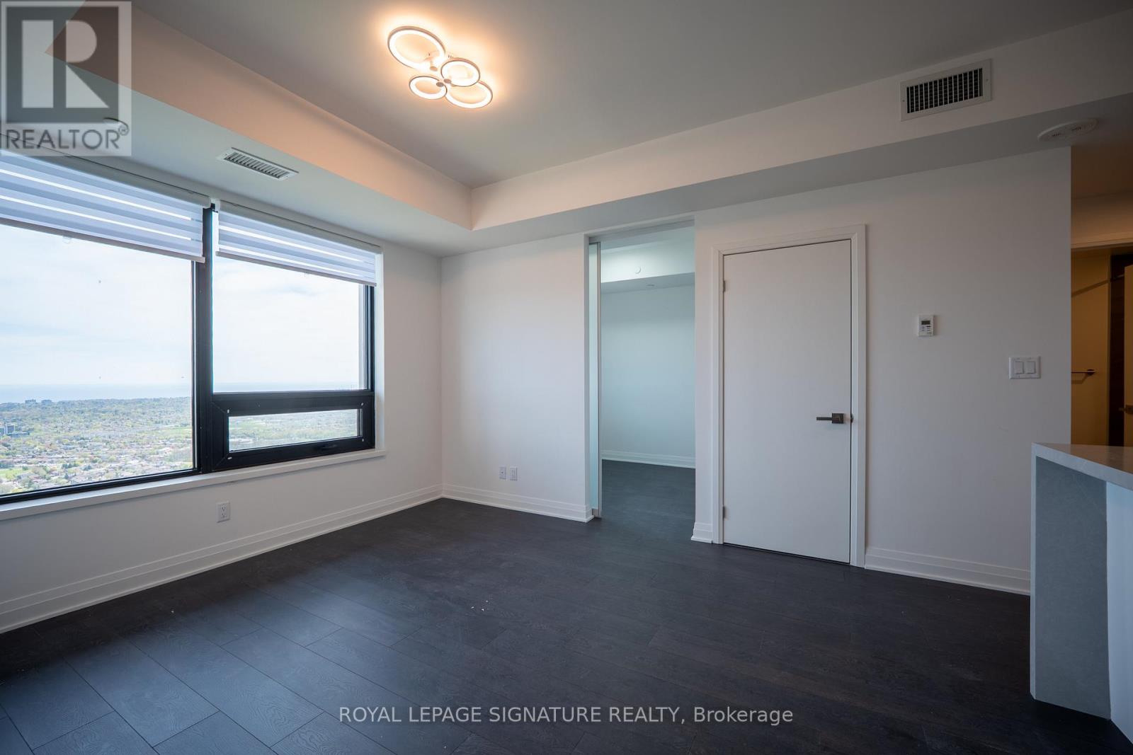 4703 - 4015 The Exchange, Mississauga (City Centre), Ontario  L5B 0N9 - Photo 6 - W13129026
