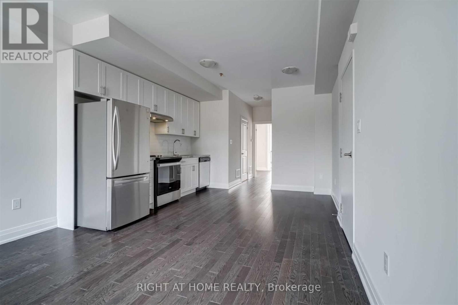 1 - 8 Creekbank Road, Toronto, Ontario  M6L 0A4 - Photo 3 - W13129046