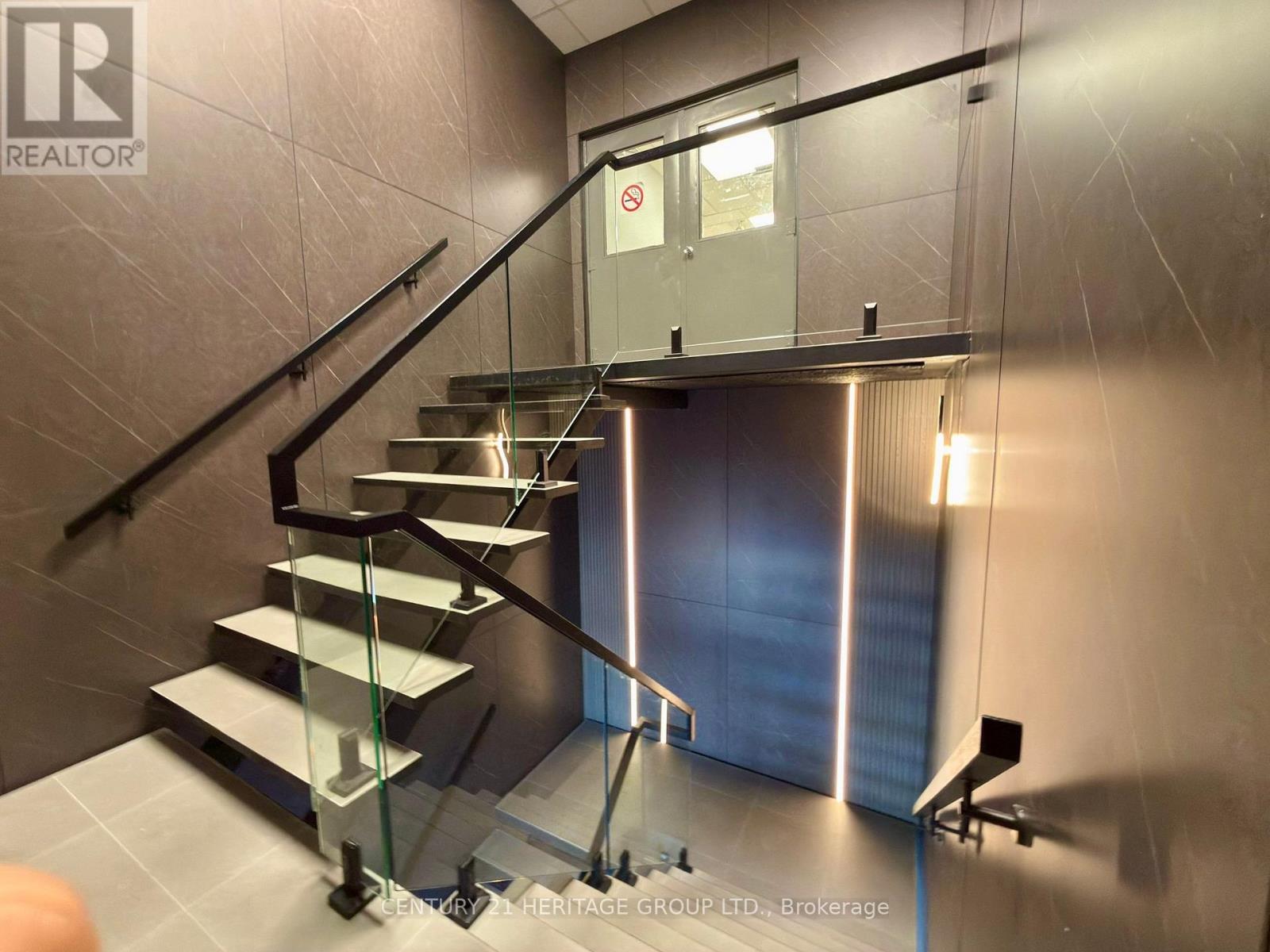 208 E - 4544 Dufferin Street, Toronto, Ontario  M3H 5X2 - Photo 8 - W13129052