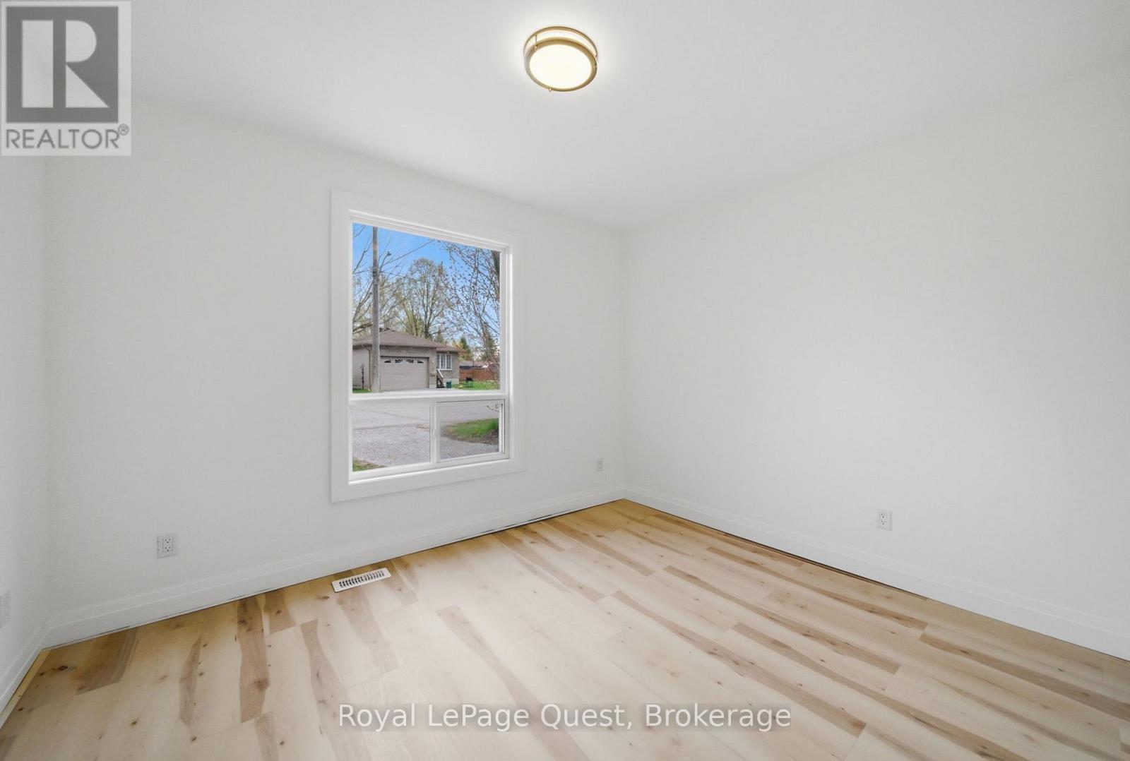 38 Adair Street, Orillia, Ontario  L3V 2X2 - Photo 9 - S13129188