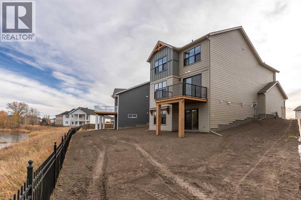 106 Monterey Bay SE, High River, Alberta  T1V 0K3 - Photo 38 - A2267748