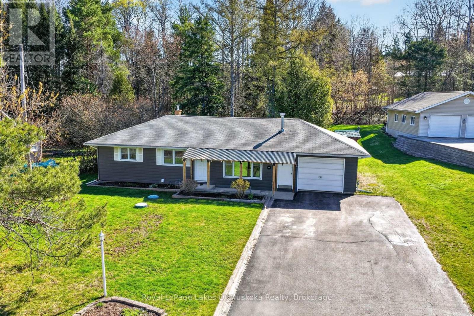 86 ONTARIO STREET, Armour, Ontario