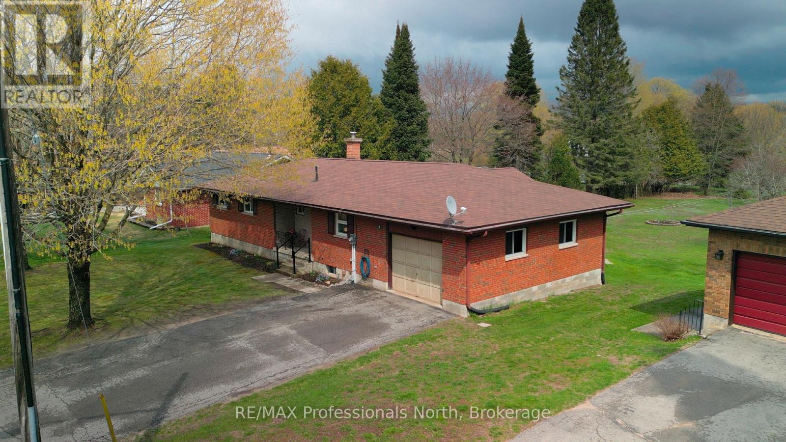 6 Knob Hill Court, Minden Hills, Ontario  K0M 2K0 - Photo 1 - X13129144