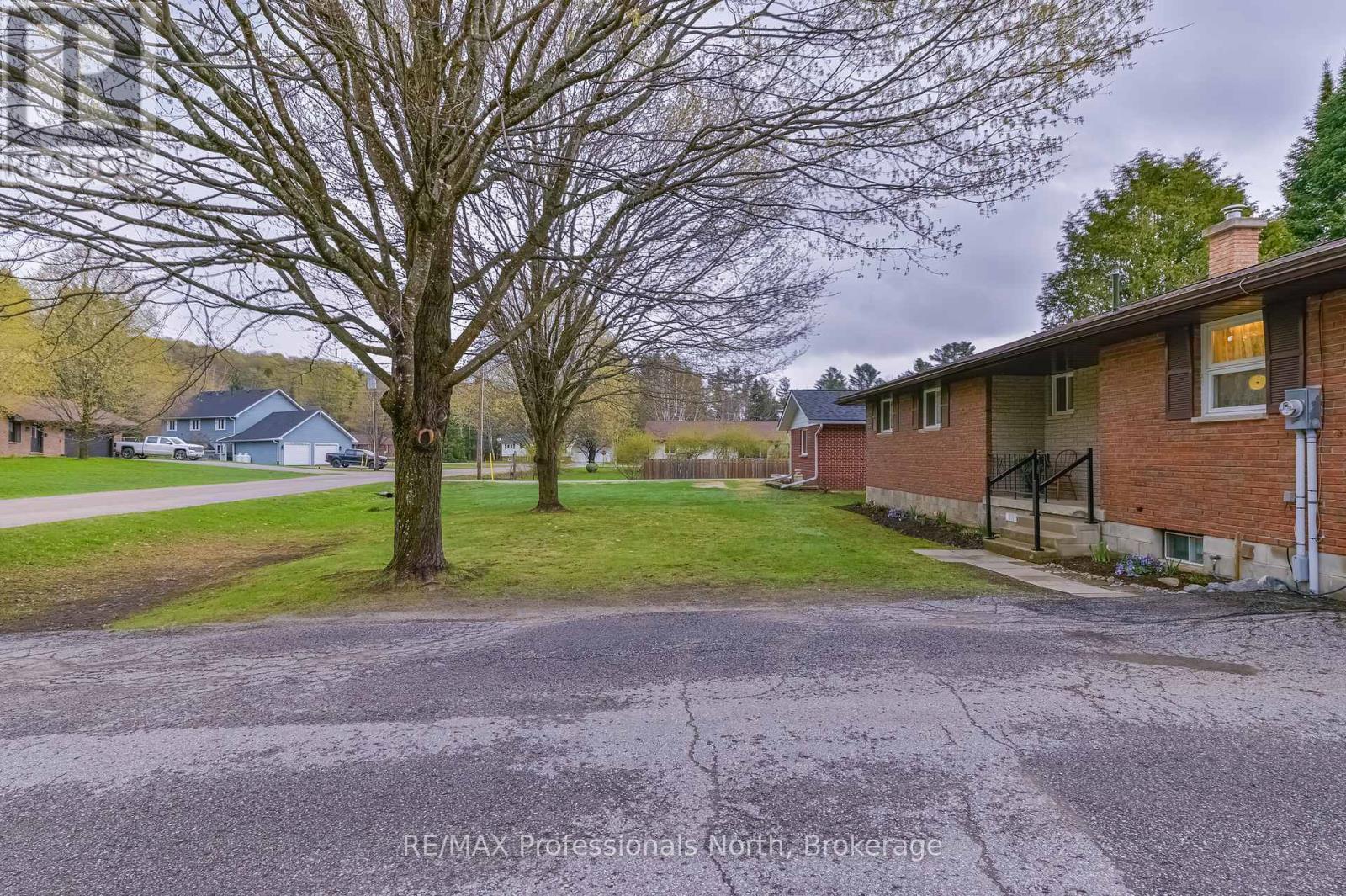 6 Knob Hill Court, Minden Hills, Ontario  K0M 2K0 - Photo 4 - X13129144
