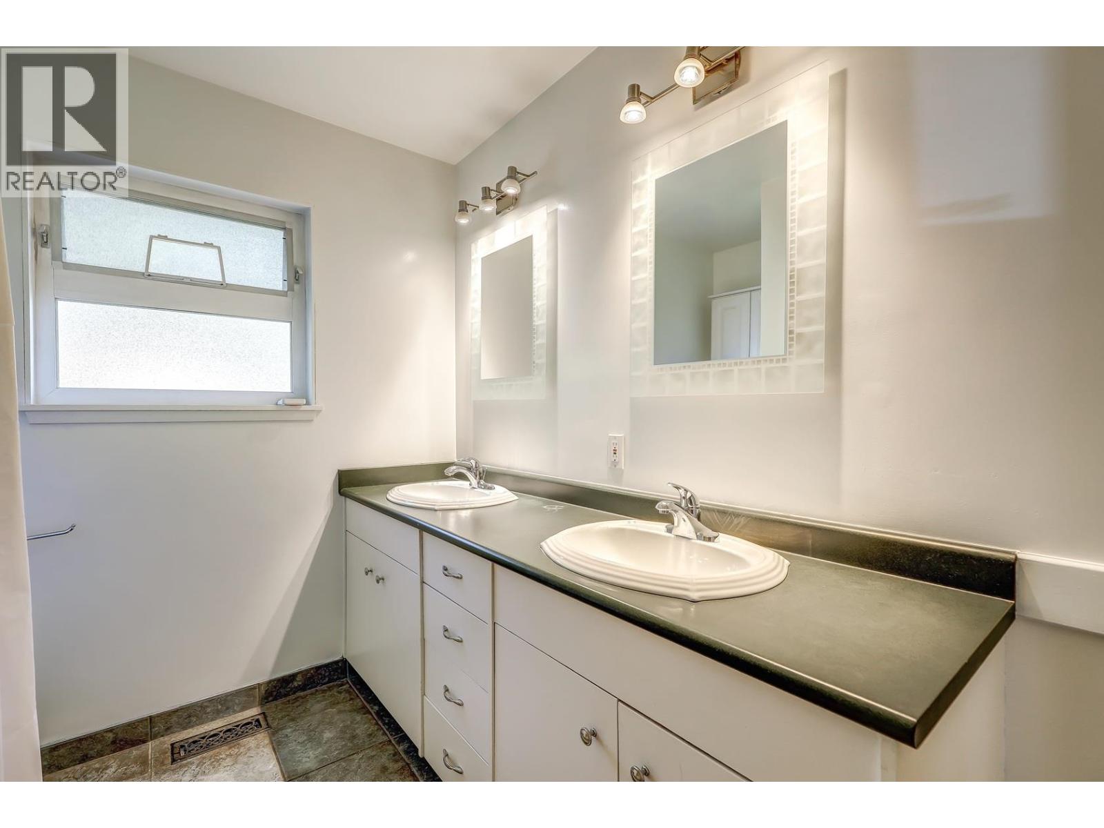367 55a Street, Delta, British Columbia  V4M 3L8 - Photo 16 - R3123148