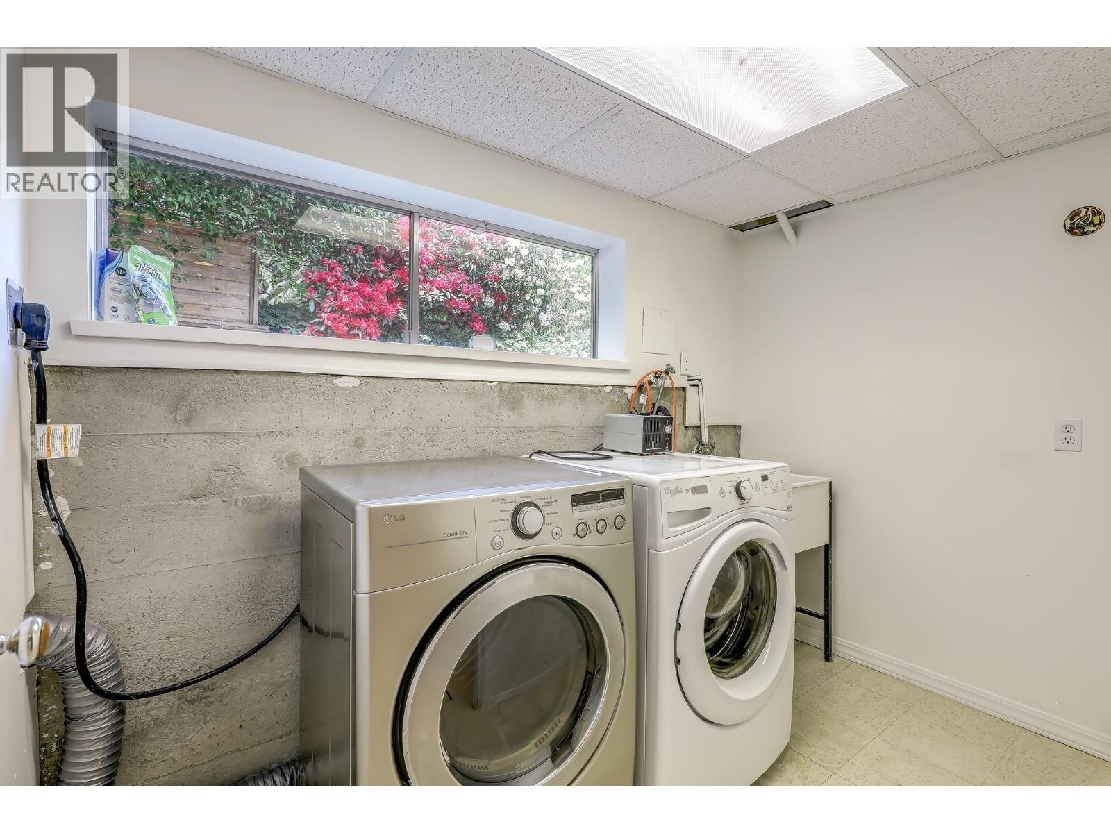 367 55a Street, Delta, British Columbia  V4M 3L8 - Photo 9 - R3123148
