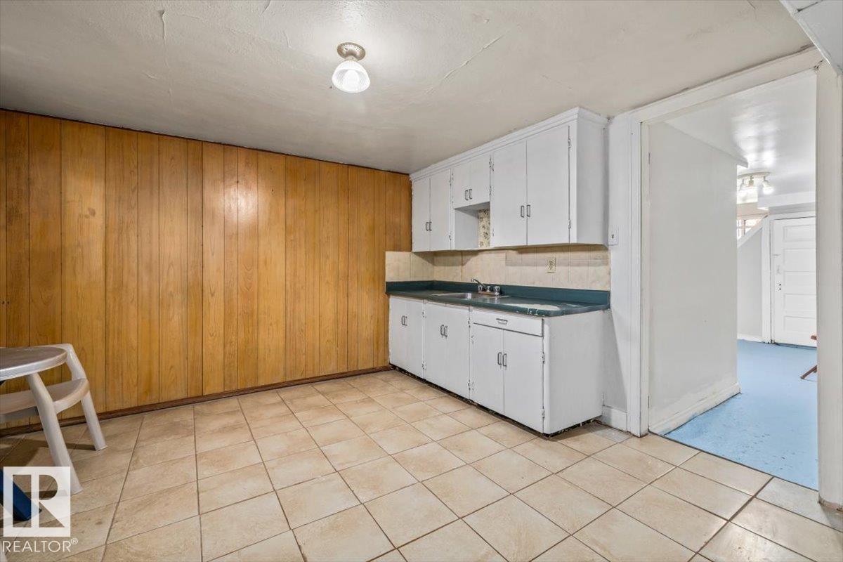 10939 96 St Nw, Edmonton, Alberta  T5H 2K6 - Photo 13 - E4487711