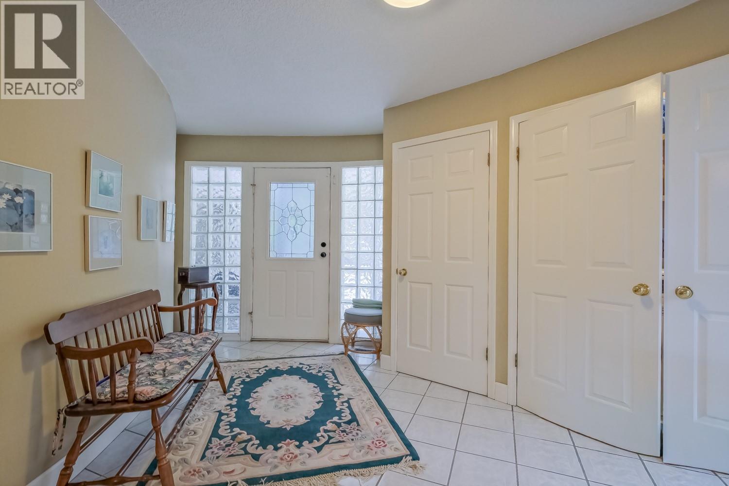 3145 Juniper Drive, Penticton, British Columbia  V2A 7Y1 - Photo 7 - 10386939
