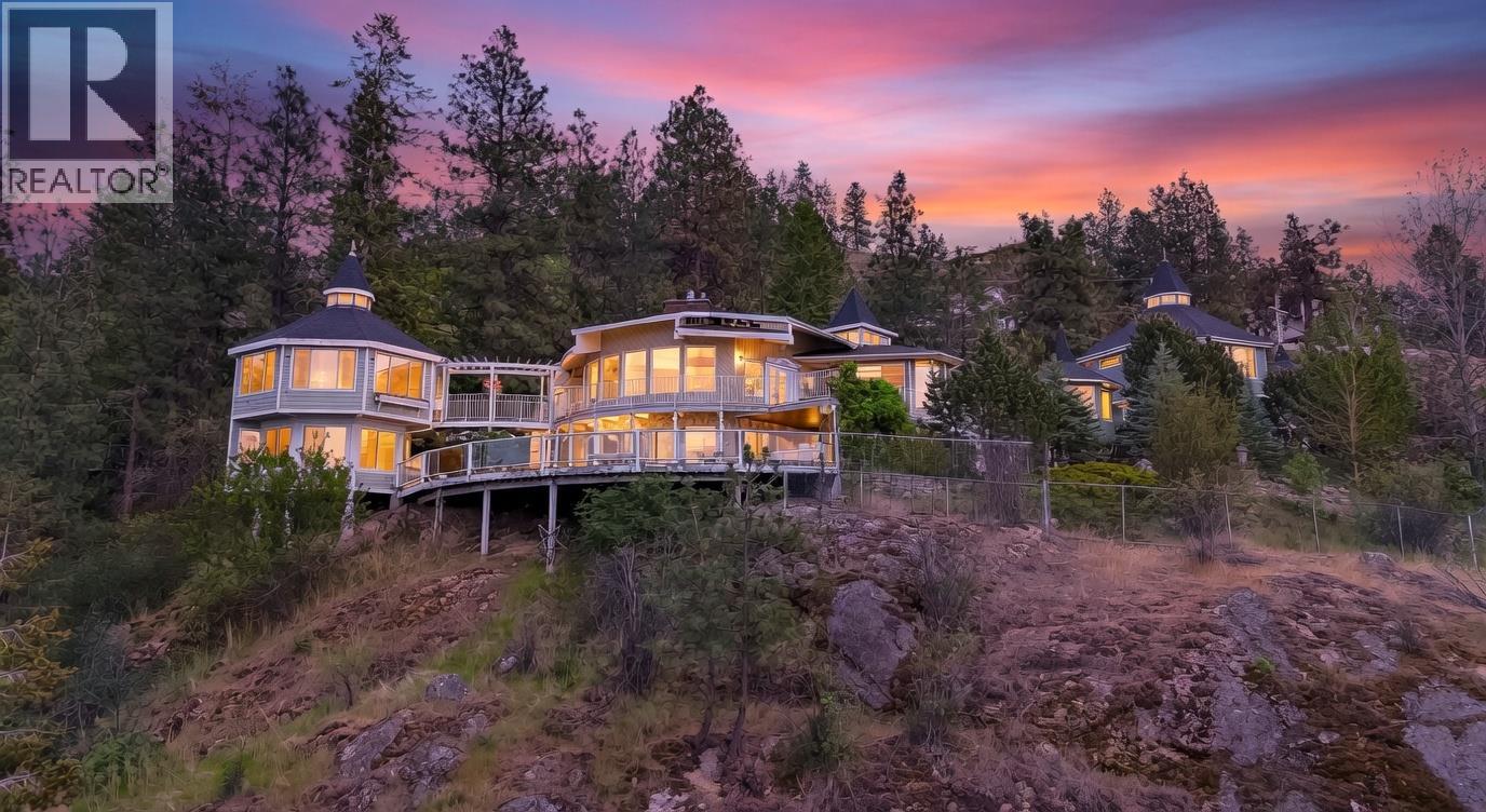 3145 Juniper Drive, Penticton, British Columbia  V2A 7Y1 - Photo 2 - 10386939
