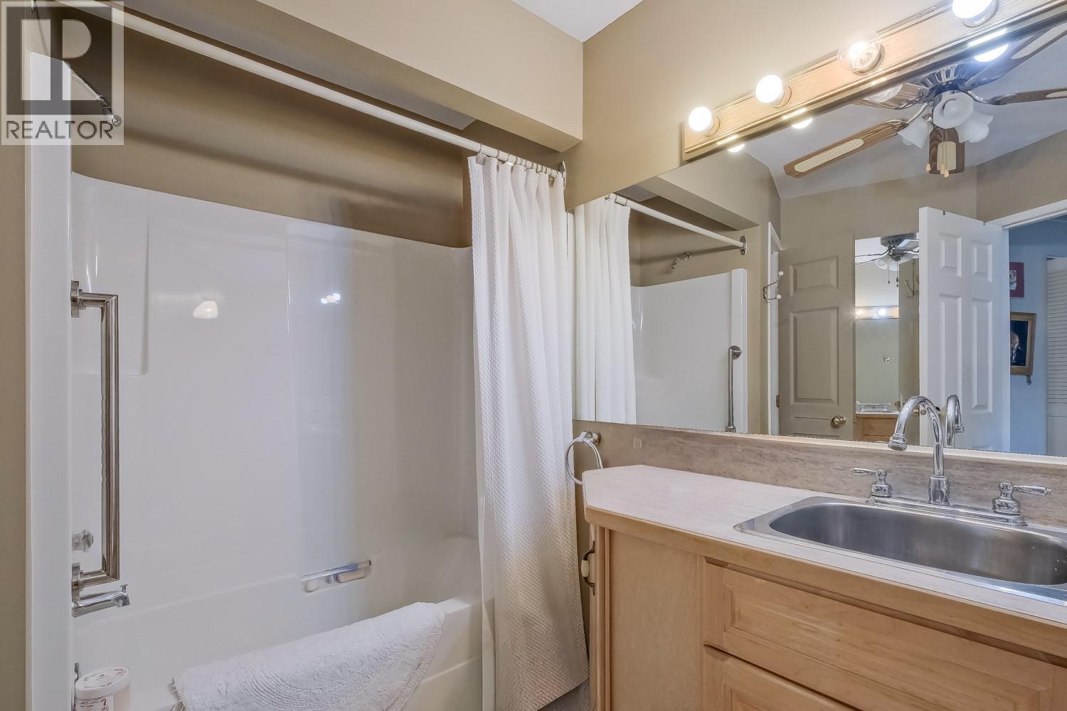 3145 Juniper Drive, Penticton, British Columbia  V2A 7Y1 - Photo 28 - 10386939