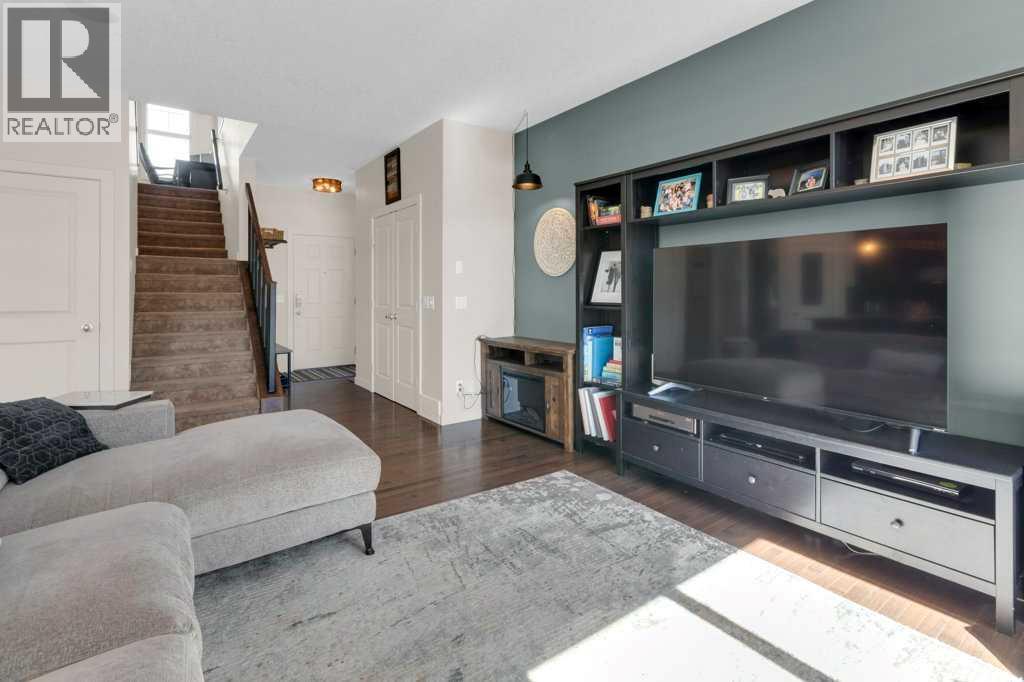 26 Heritage Landing, Cochrane, Alberta  T4C 0E4 - Photo 4 - A2308833