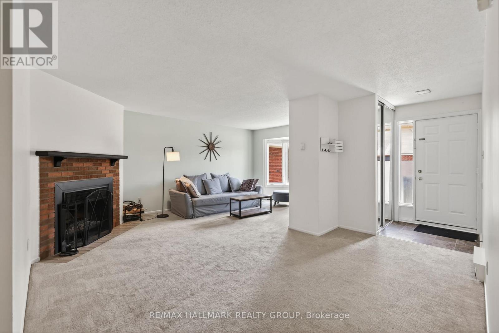 26 - 33 Haxby Private, Ottawa, Ontario  K1T 3B5 - Photo 3 - X13129192