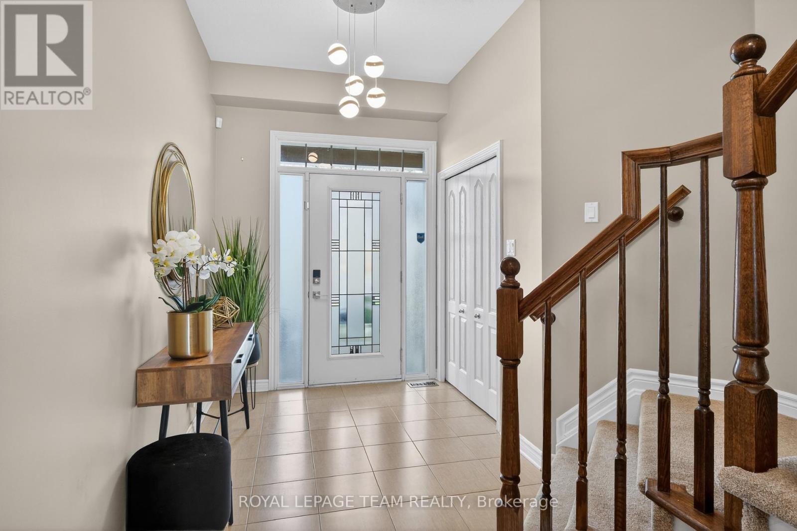 860 White Alder Avenue, Ottawa, Ontario  K1T 0H1 - Photo 3 - X13129286