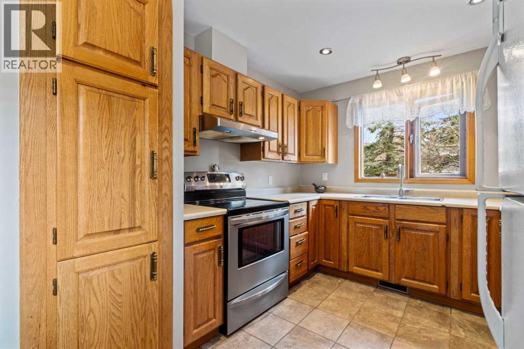 28 Ranchridge Way Nw, Calgary, Alberta  T3G 1Z9 - Photo 15 - A2310119
