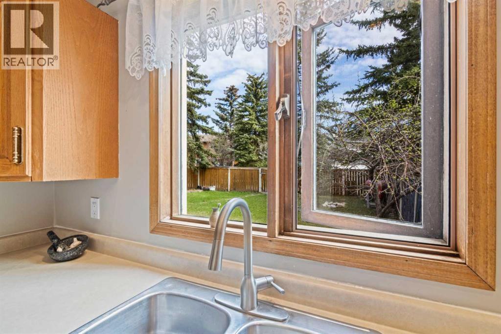 28 Ranchridge Way Nw, Calgary, Alberta  T3G 1Z9 - Photo 17 - A2310119