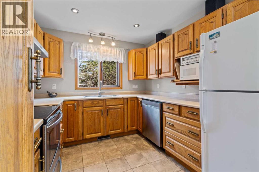 28 Ranchridge Way Nw, Calgary, Alberta  T3G 1Z9 - Photo 16 - A2310119