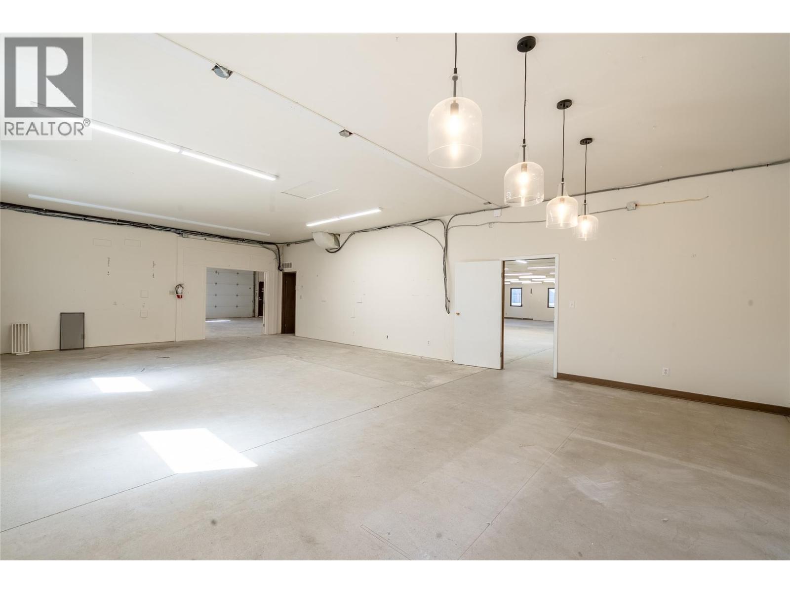4901 Auto Road SE, Salmon Arm, British Columbia V1E 1X1 - Photo 33 - 10387400