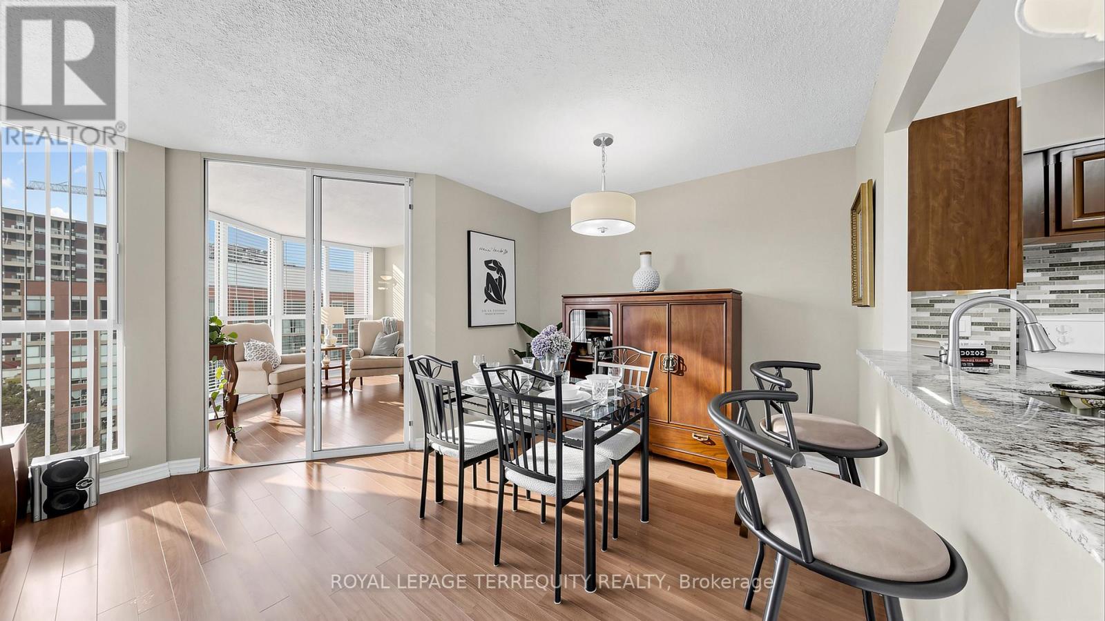 833 - 22 Southport Street, Toronto, Ontario  M6S 4Y9 - Photo 12 - W12862636