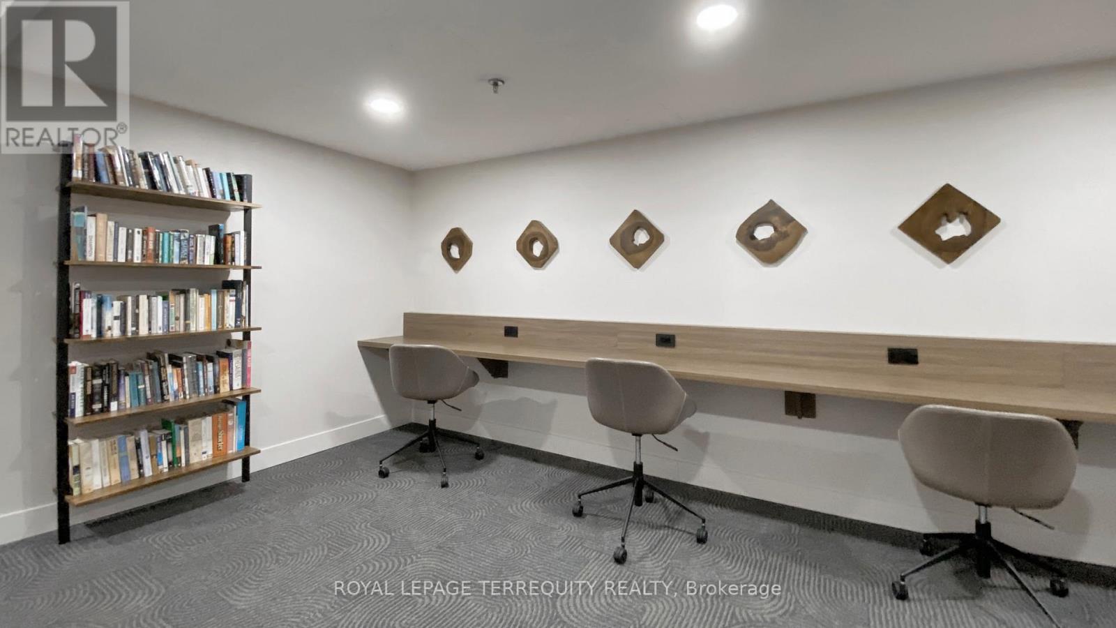 833 - 22 Southport Street, Toronto, Ontario  M6S 4Y9 - Photo 38 - W12862636