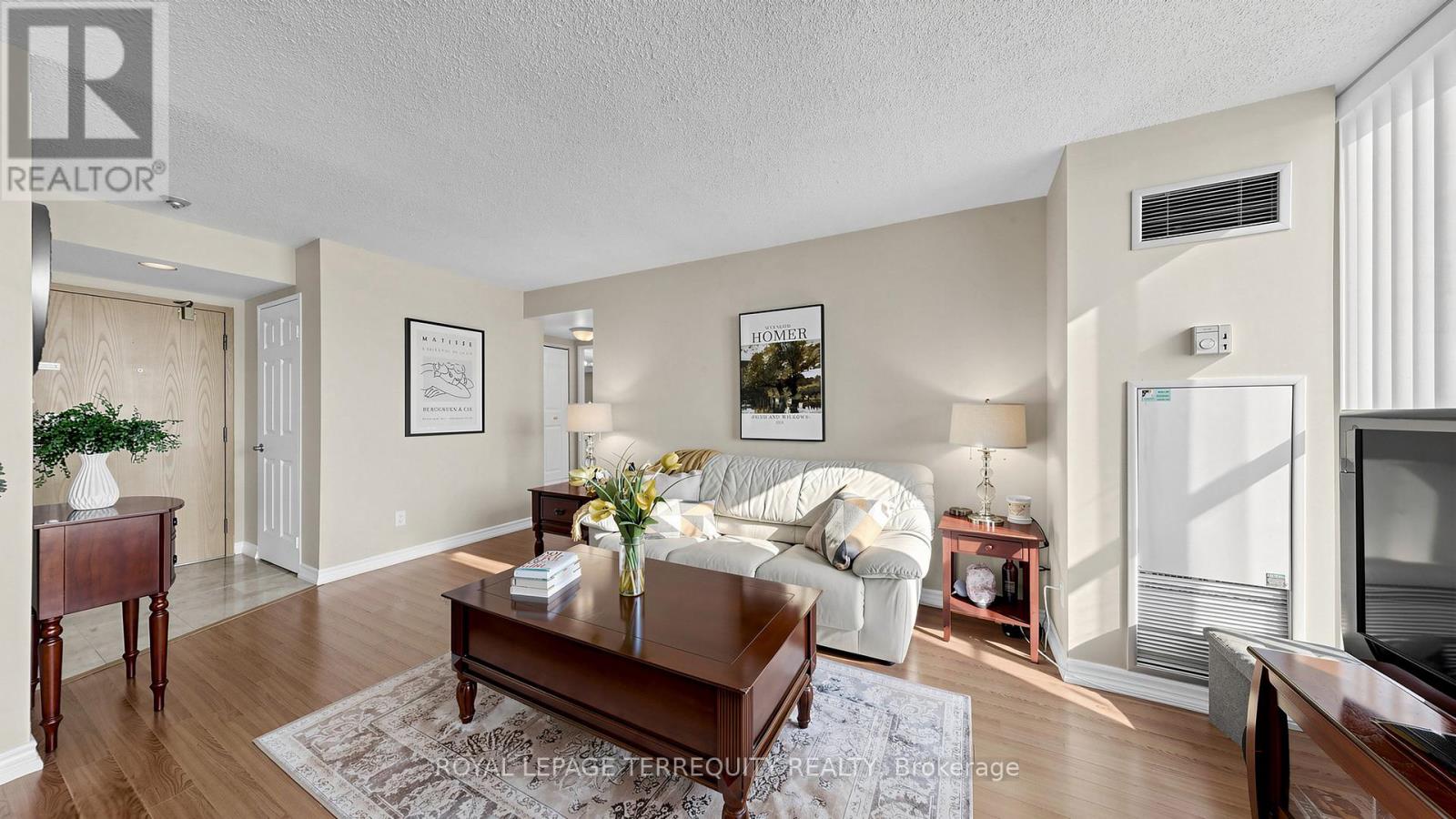 833 - 22 Southport Street, Toronto, Ontario  M6S 4Y9 - Photo 3 - W12862636