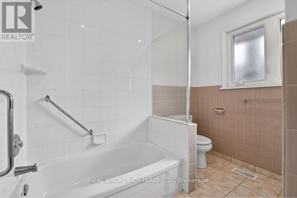 44 Mitre Place, Toronto, Ontario  M9R 3C4 - Photo 26 - W13128420