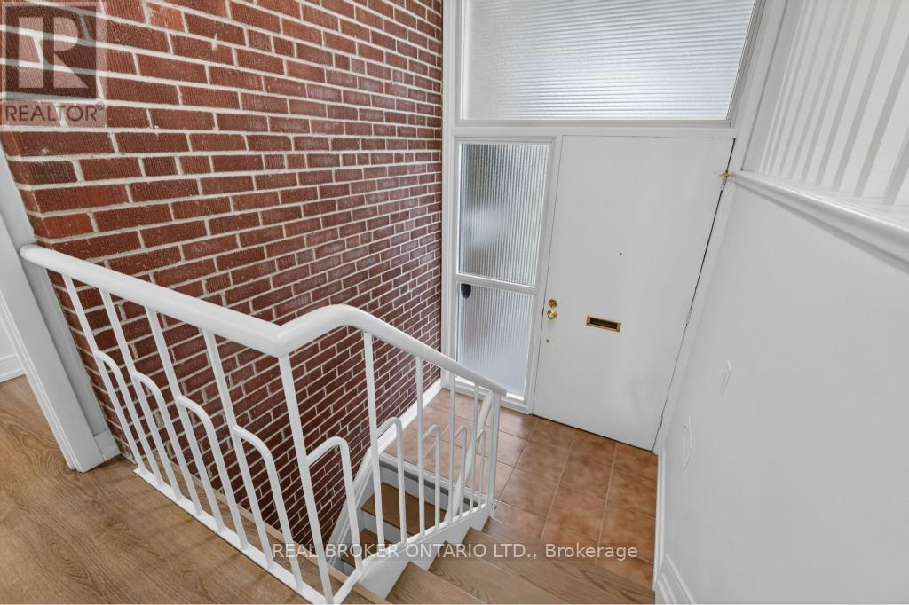 44 Mitre Place, Toronto, Ontario  M9R 3C4 - Photo 3 - W13128420