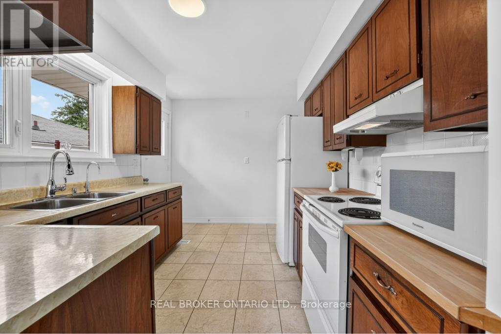 44 Mitre Place, Toronto, Ontario  M9R 3C4 - Photo 13 - W13128420