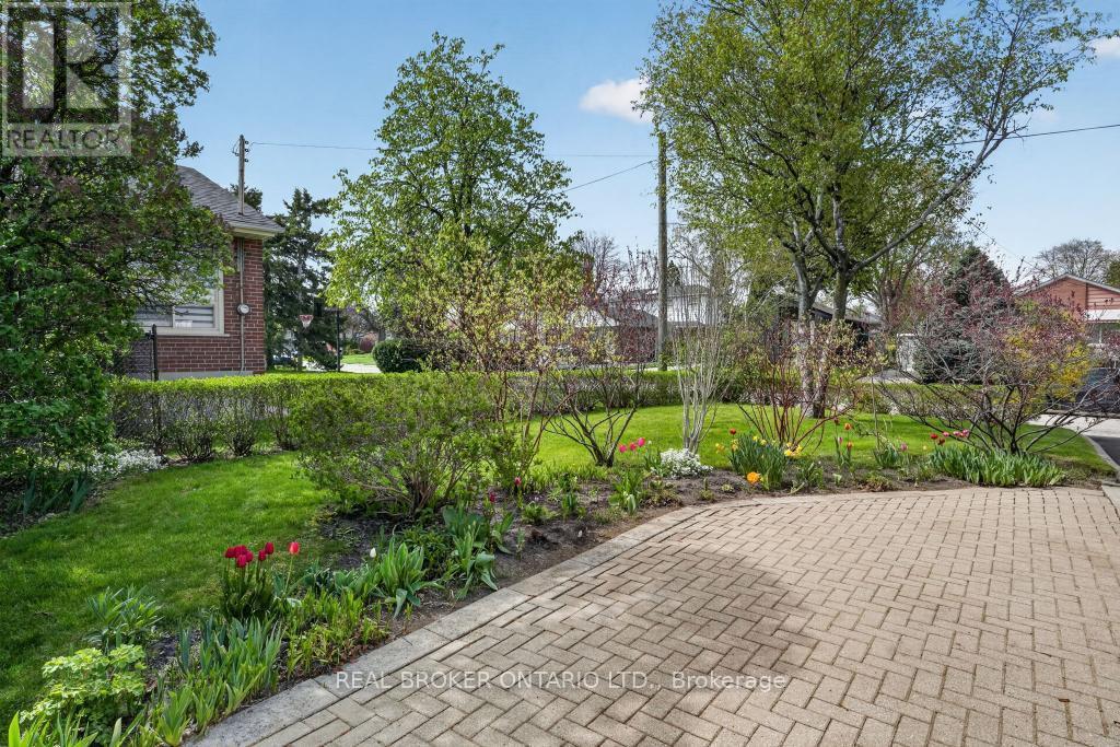 44 Mitre Place, Toronto, Ontario  M9R 3C4 - Photo 44 - W13128420