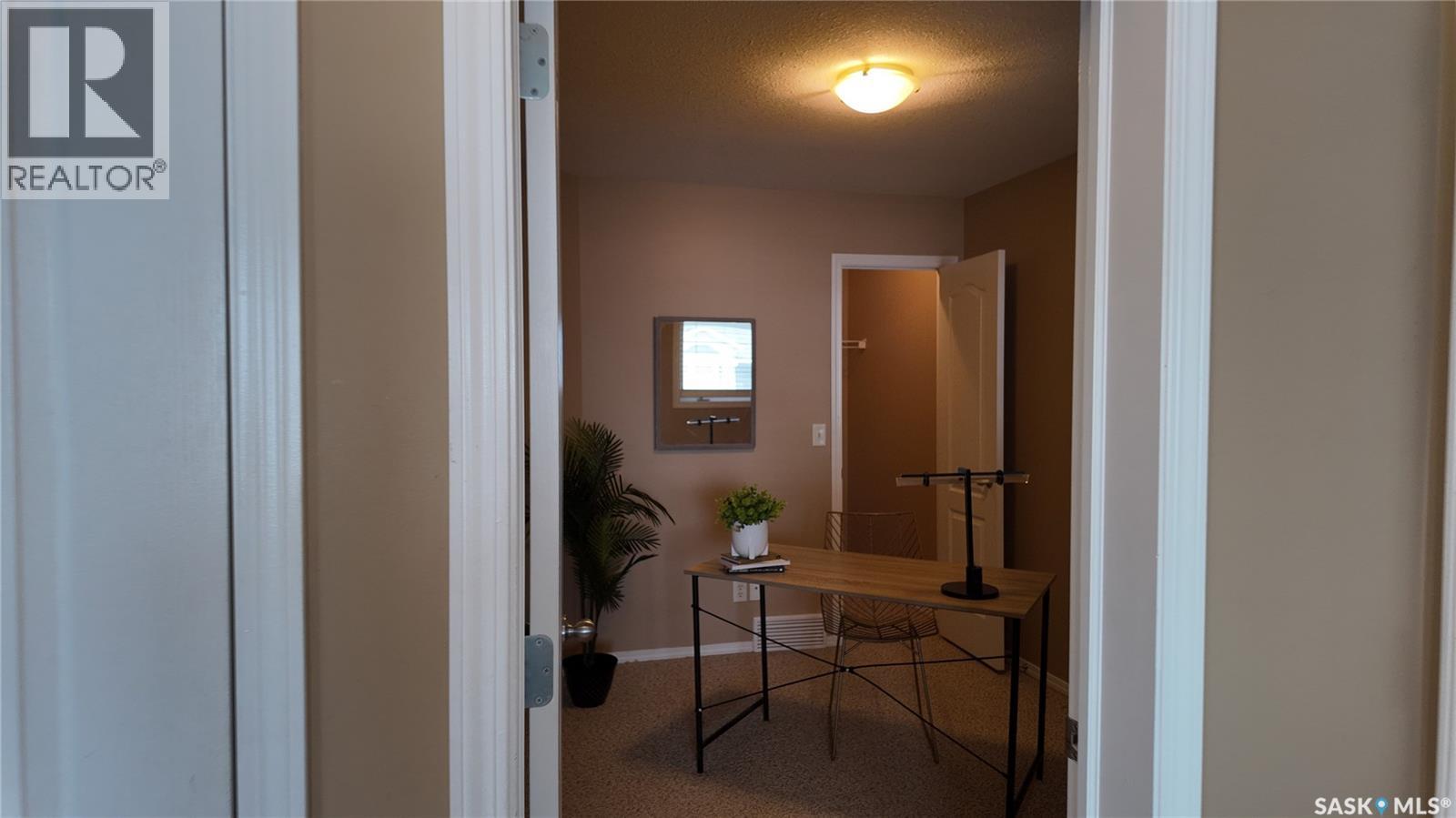 E 4128 Buckingham Drive E, Regina, Saskatchewan  S4V 3A9 - Photo 2 - SK035842