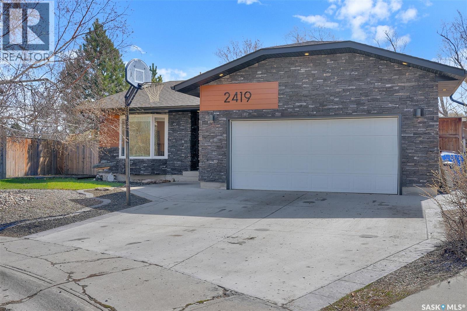2419 Glamis Place E, Regina, Saskatchewan  S4V 1A5 - Photo 1 - SK035799