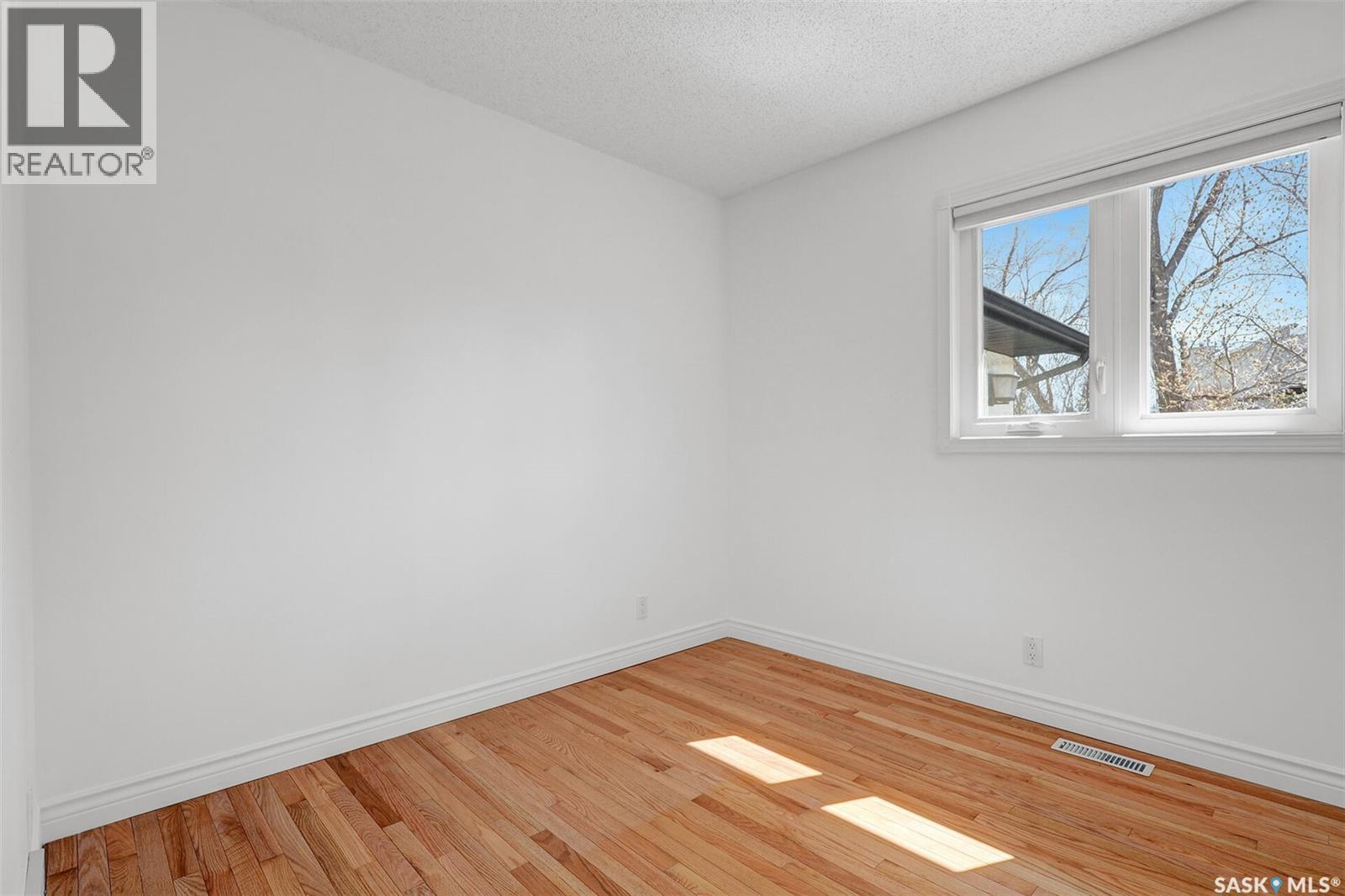 2419 Glamis Place E, Regina, Saskatchewan  S4V 1A5 - Photo 18 - SK035799