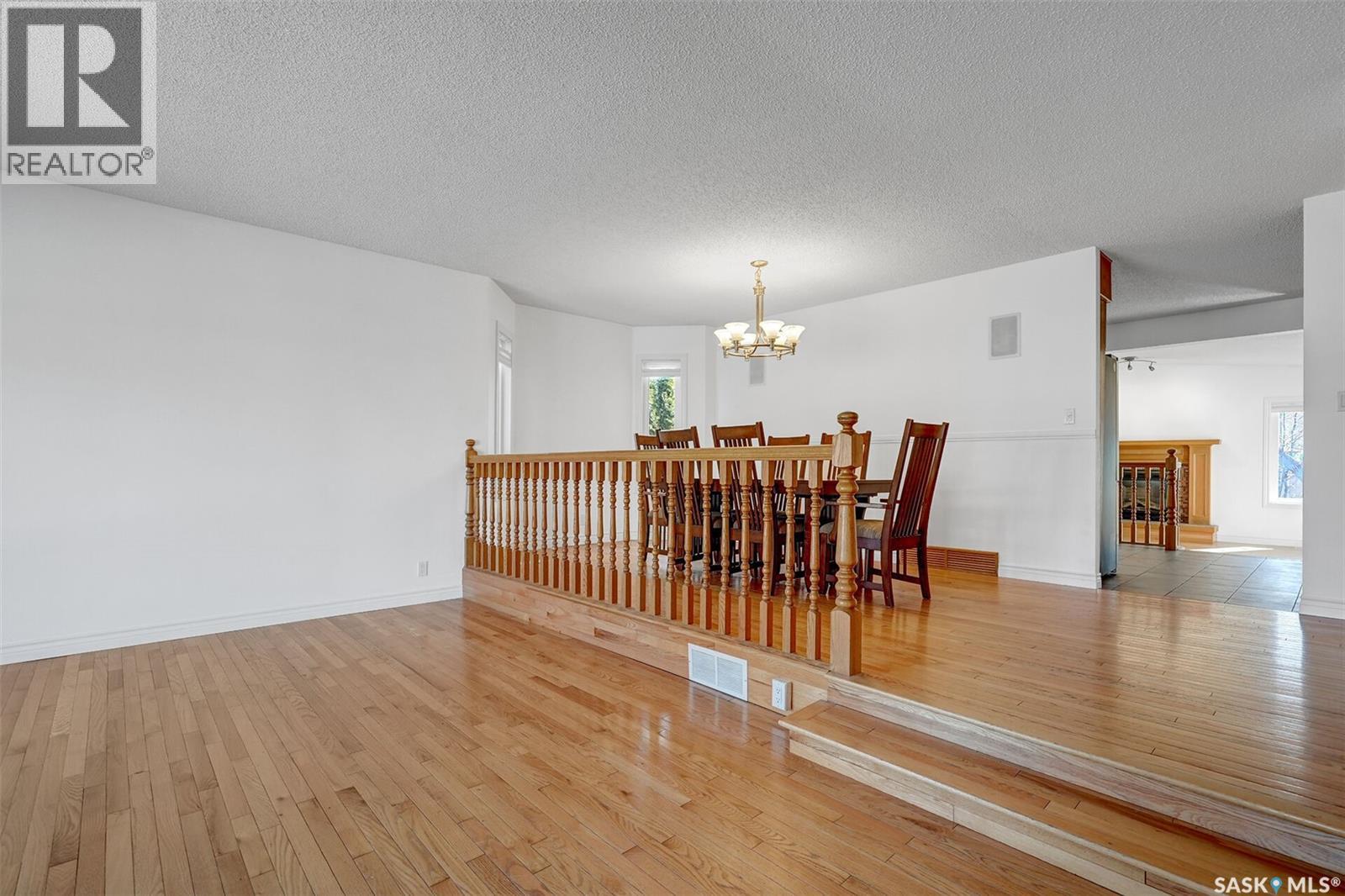 2419 Glamis Place E, Regina, Saskatchewan  S4V 1A5 - Photo 4 - SK035799