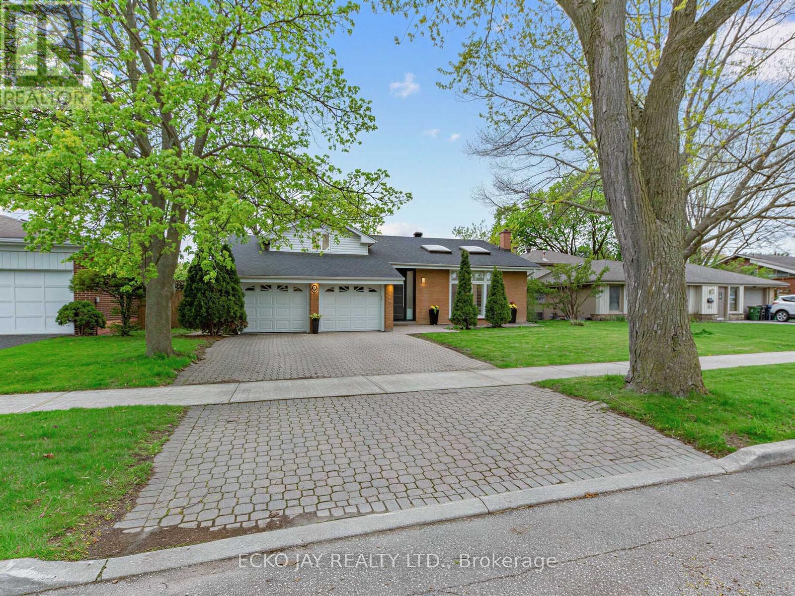 27 Silkwood Crescent, Toronto, Ontario  M2J 1H1 - Photo 2 - C13129112