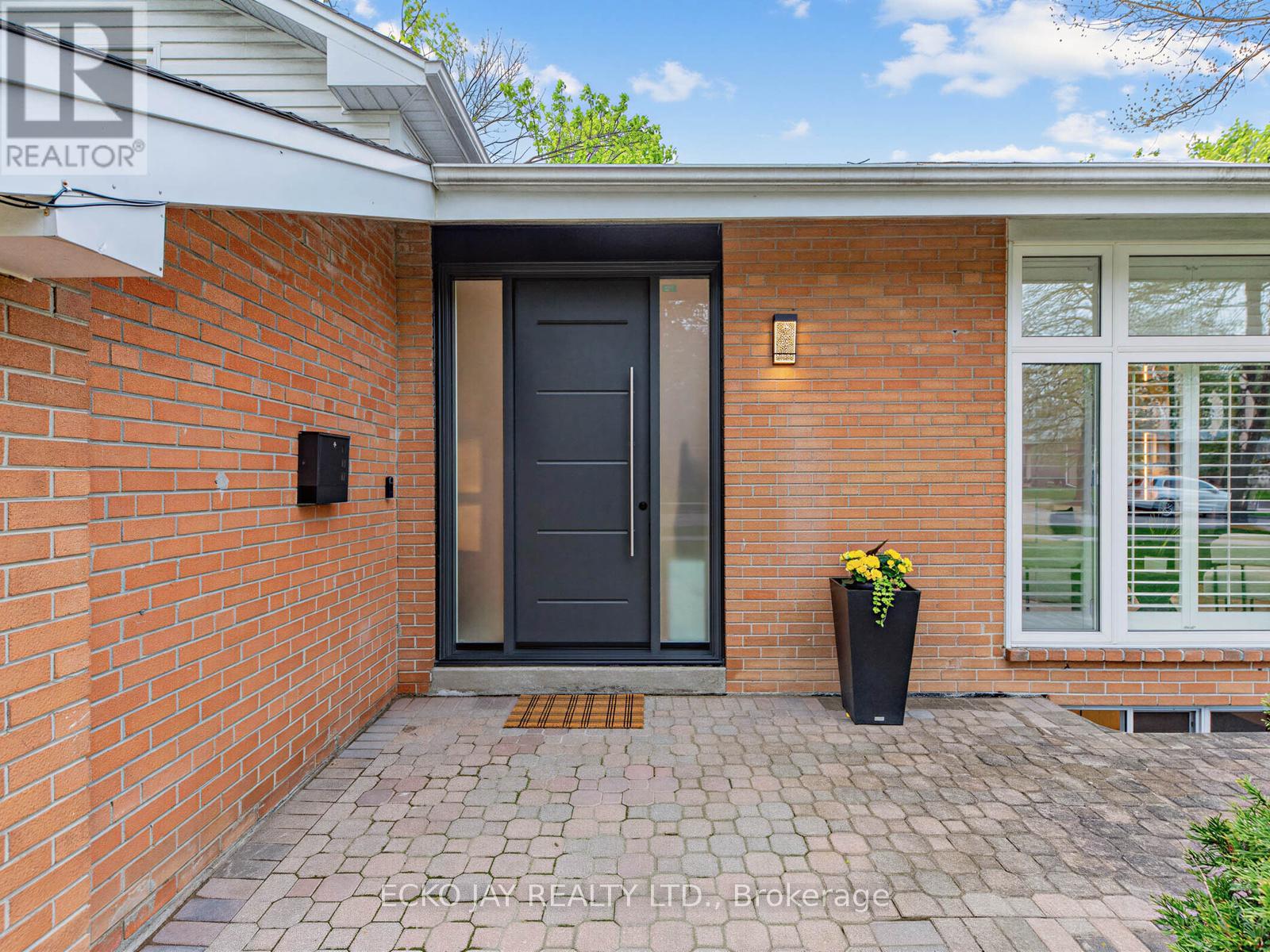 27 Silkwood Crescent, Toronto, Ontario  M2J 1H1 - Photo 3 - C13129112