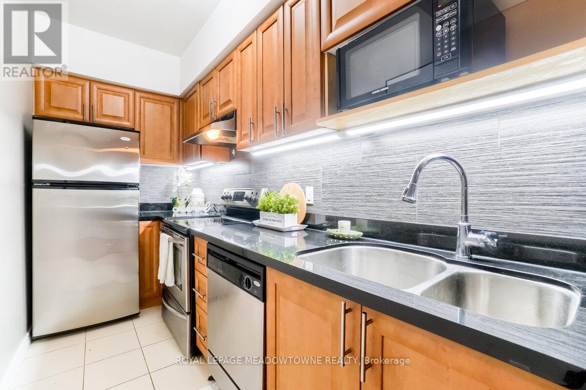 1101 - 263 Wellington Street W, Toronto, Ontario  M5V 3E6 - Photo 11 - C13129180