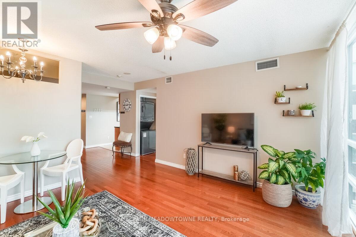 1101 - 263 Wellington Street W, Toronto, Ontario  M5V 3E6 - Photo 15 - C13129180