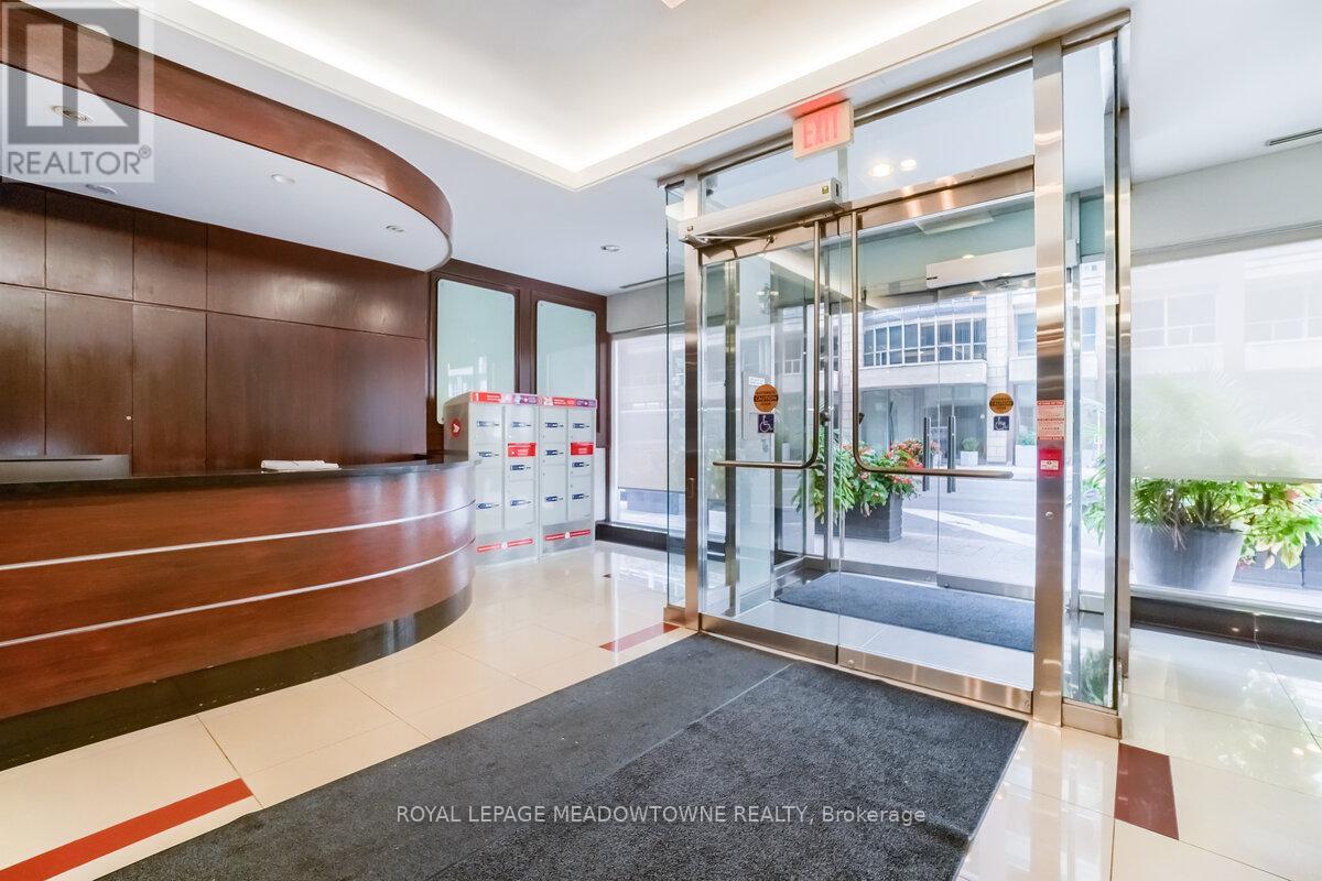 1101 - 263 Wellington Street W, Toronto, Ontario  M5V 3E6 - Photo 5 - C13129180
