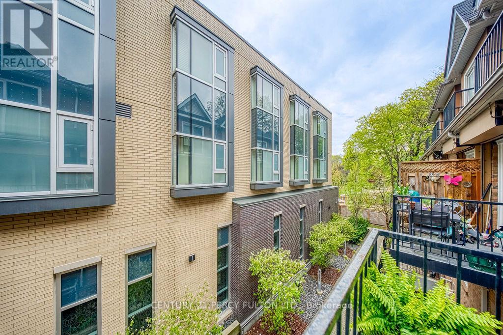 Th 15 - 228 St. George Street, Toronto, Ontario  M5R 2N5 - Photo 14 - C13129338