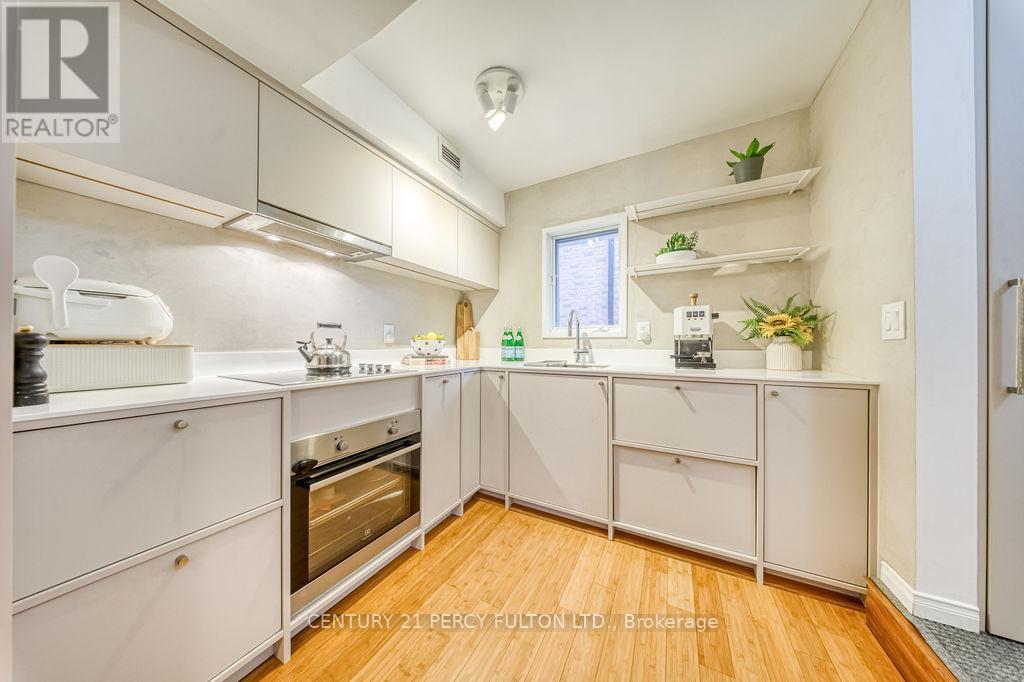Th 15 - 228 St. George Street, Toronto, Ontario  M5R 2N5 - Photo 18 - C13129338