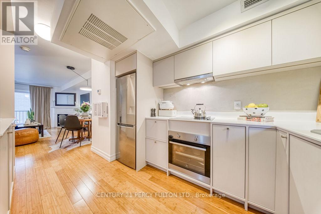 Th 15 - 228 St. George Street, Toronto, Ontario  M5R 2N5 - Photo 19 - C13129338