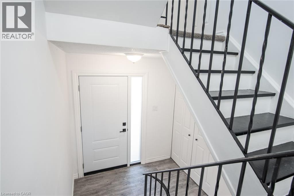 397 Keats Way Unit# 4, Waterloo, Ontario  N2L 5S7 - Photo 4 - 40827792