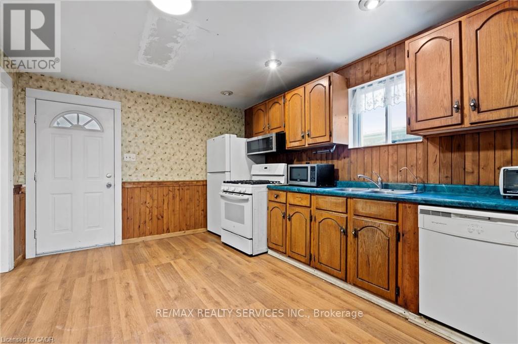5292 Bridge Street, Niagara Falls, Ontario  L2E 2T3 - Photo 9 - X12991858