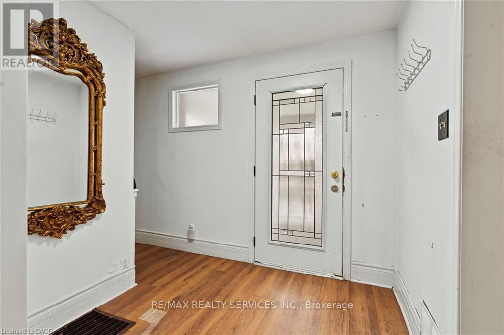 5292 Bridge Street, Niagara Falls, Ontario  L2E 2T3 - Photo 4 - X12991858