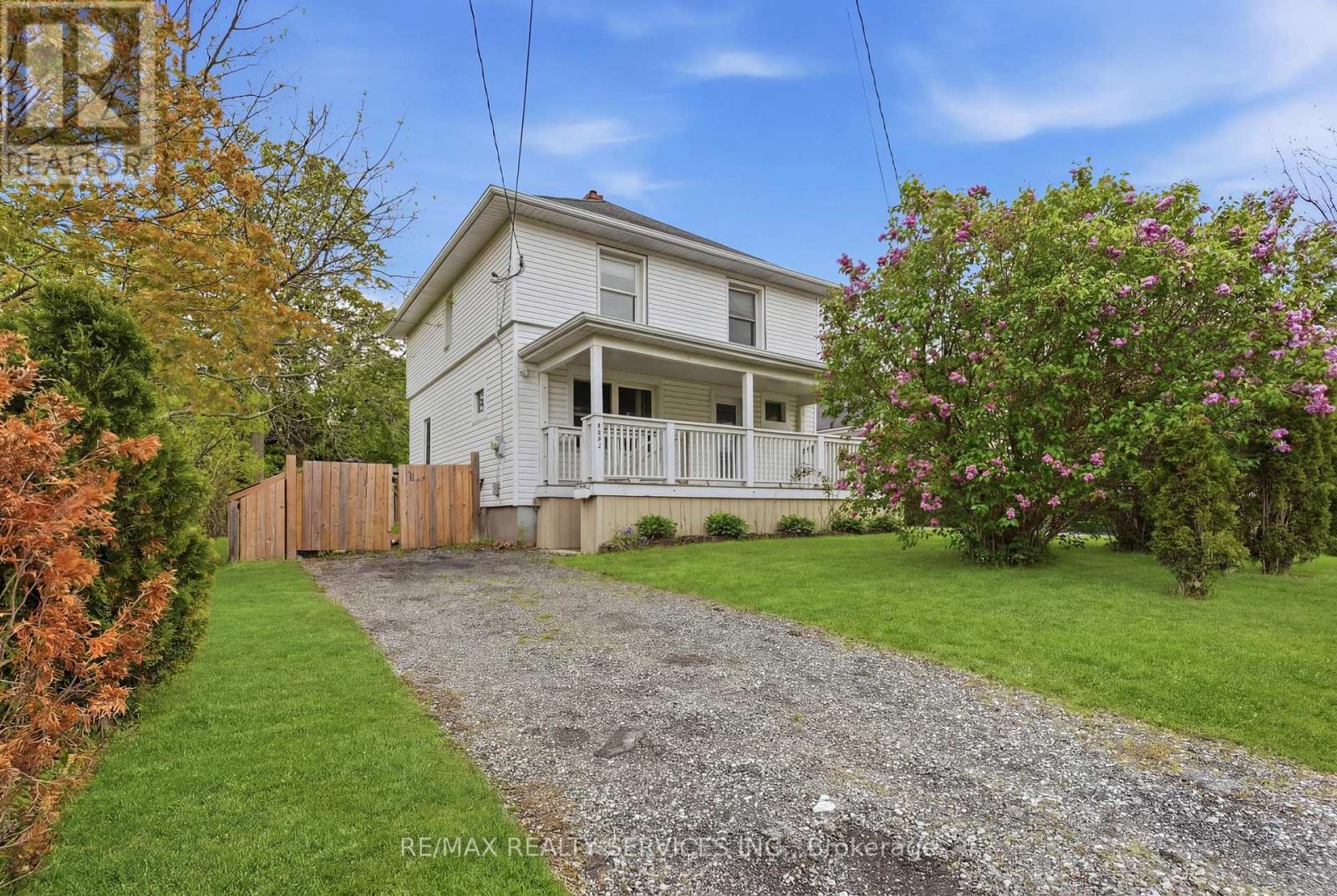 5292 Bridge Street, Niagara Falls, Ontario  L2E 2T3 - Photo 2 - X12991858