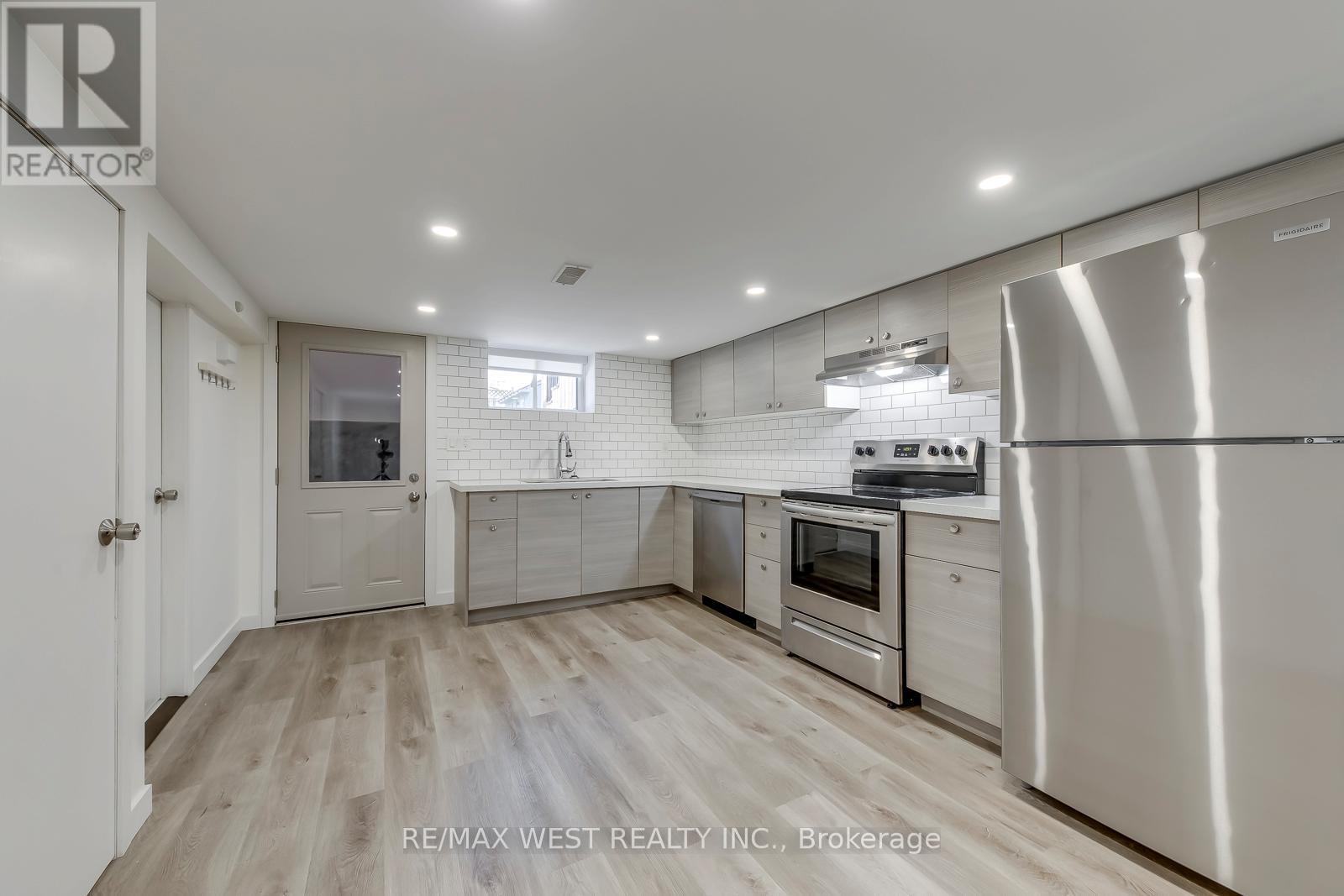 145 Bexhill Avenue, Toronto, Ontario  M1L 3C5 - Photo 33 - E13129276
