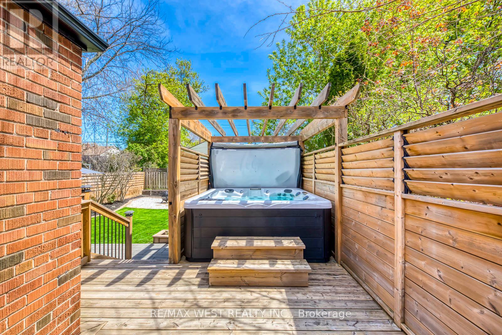145 Bexhill Avenue, Toronto, Ontario  M1L 3C5 - Photo 42 - E13129276