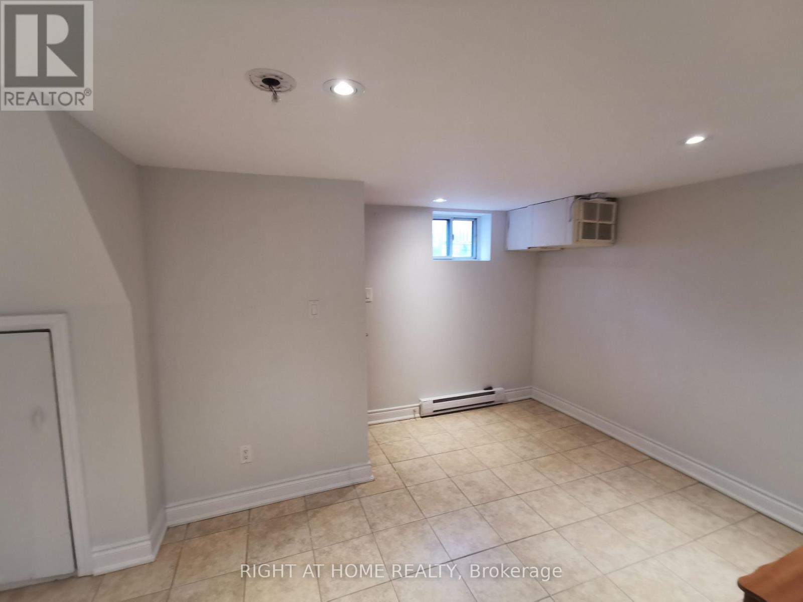 1785 Victoria Pk Avenue, Toronto, Ontario  M1R 2T1 - Photo 4 - E13129316