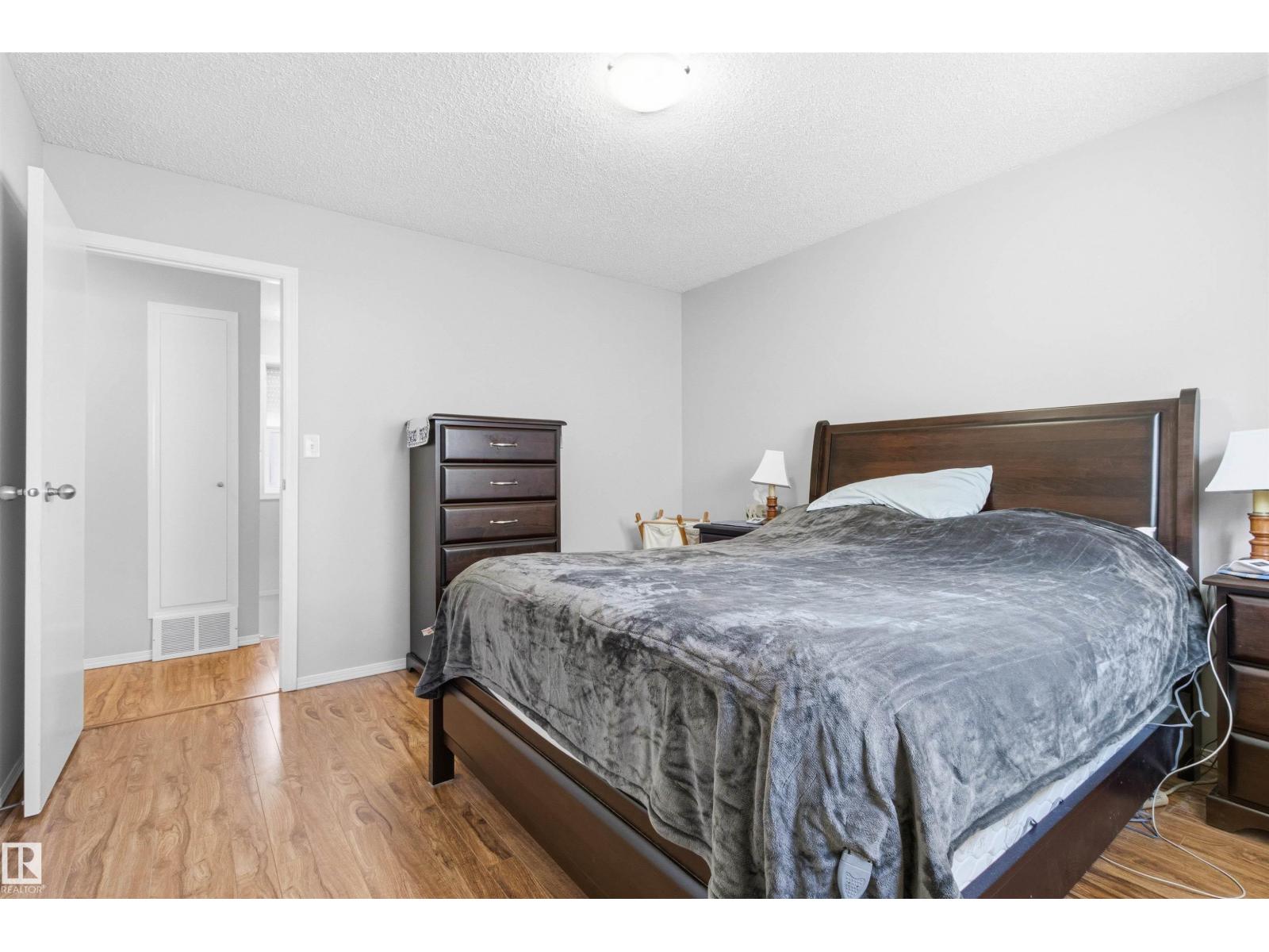 9638 108a Av Nw, Edmonton, Alberta  T5H 1C3 - Photo 24 - E4487719