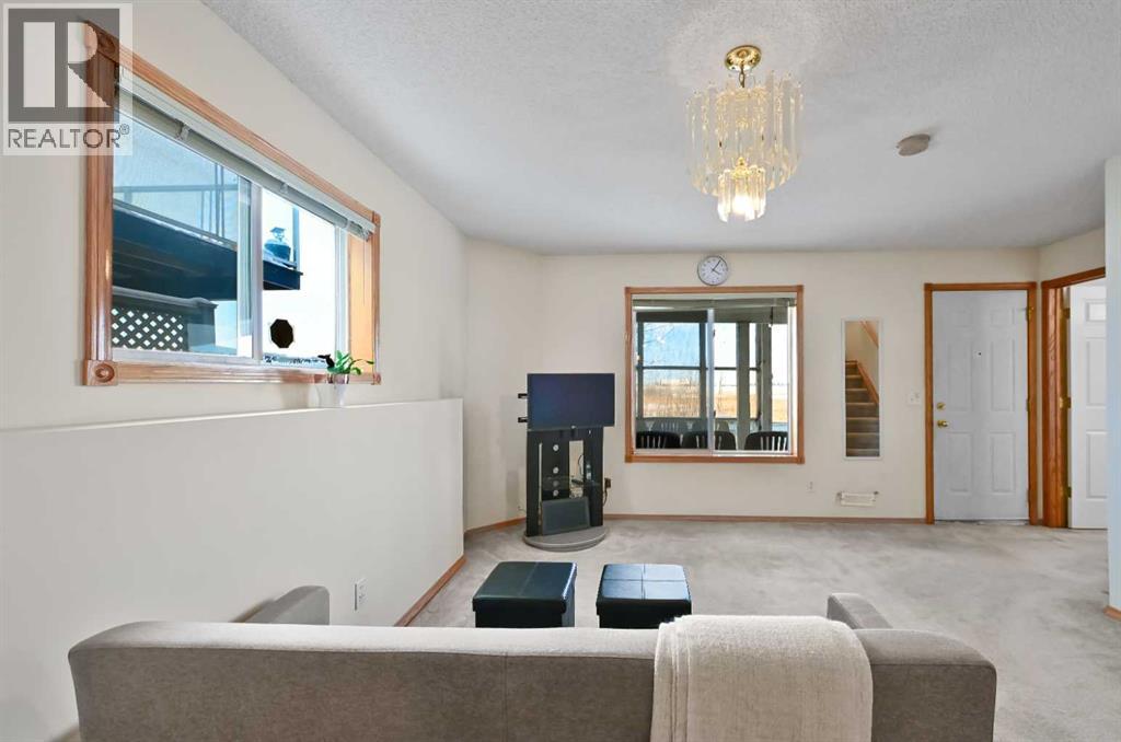 63 Anaheim Crescent Ne, Calgary, Alberta  T1Y 7B4 - Photo 21 - A2306806