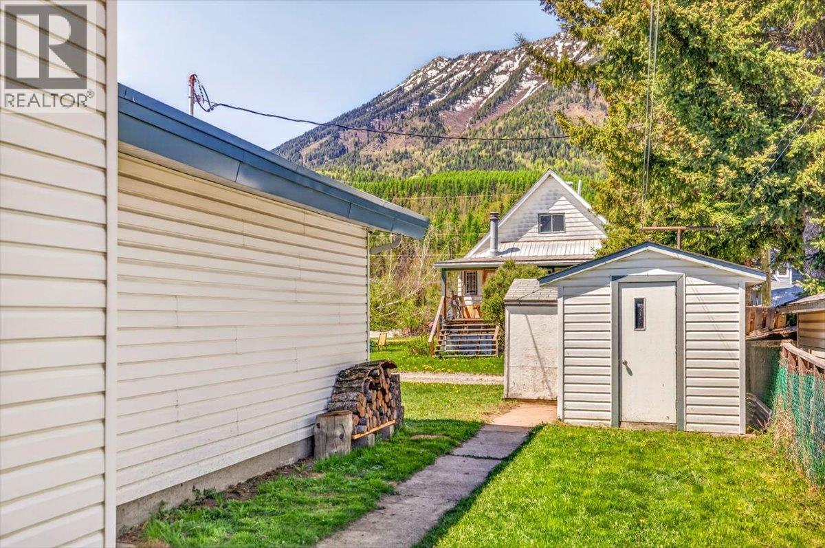 1201 10th Avenue, Fernie, British Columbia  V0B 1M0 - Photo 58 - 10387277